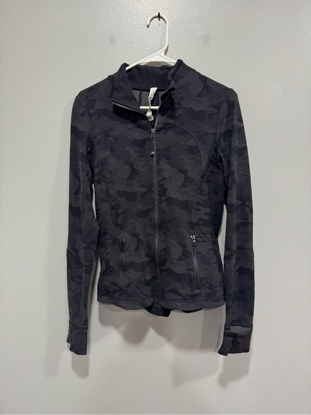 Lululemon Jacket in Camo Size 8